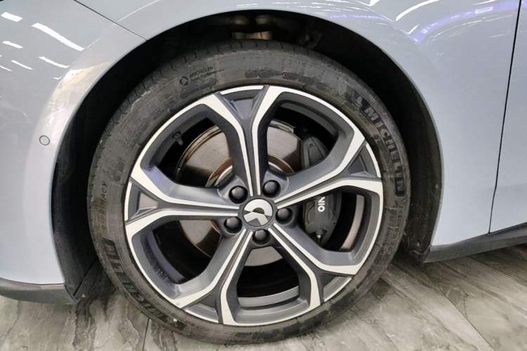 Used Nio ET5 2024 75 kWh Left Front Wheel Hub