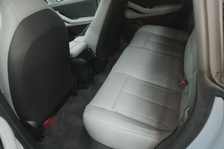 Used Nio ET5 2024 75 kWh Left Rear Seat