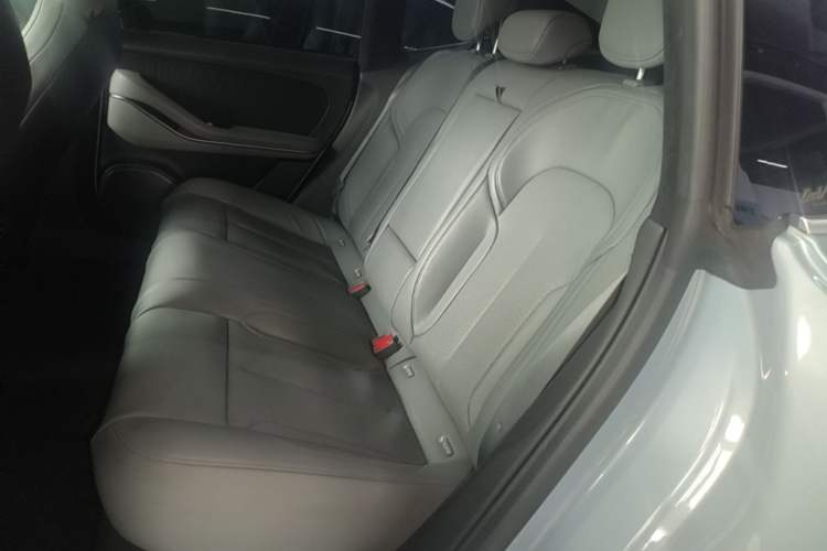 Used Nio ET5 2024 75 kWh Left Rear Seat