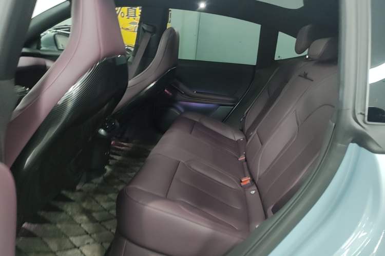 Used Nio ET5 2024 75 kWh Left Rear Seat