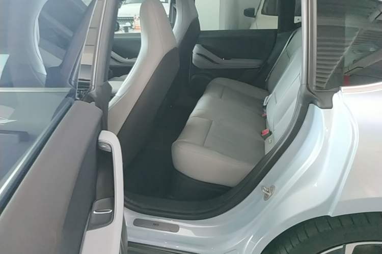 Used Nio ET5 2024 75 kWh Left Rear Seat