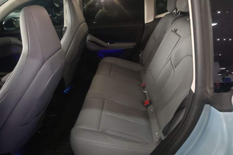 Used Nio ET5 2024 75 kWh Left Rear Seat