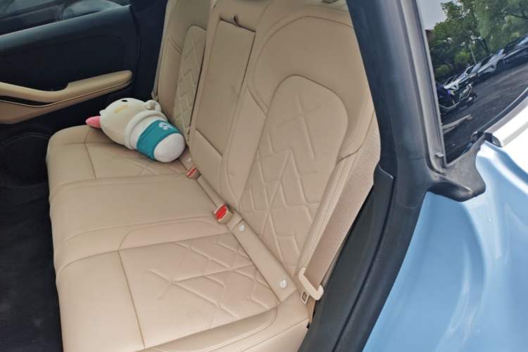 Used Nio ET5 2024 75 kWh Left Rear Seat