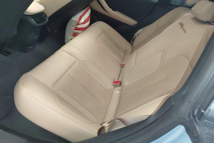 Used Nio ET5 2024 75 kWh Left Rear Seat