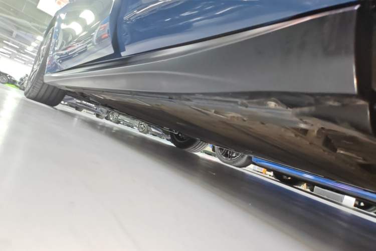 Used Nio ET5 2024 75 kWh Left Side Sill