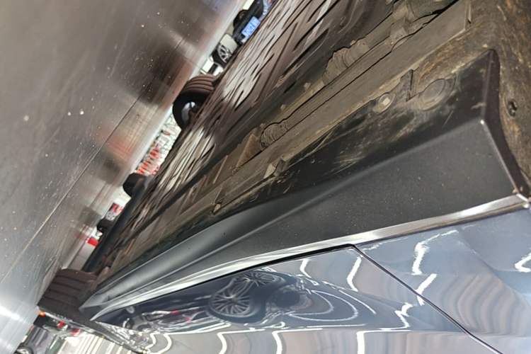 Used Nio ET5 2024 75 kWh Left Side Sill