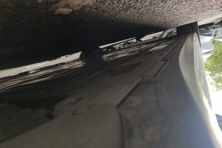 Used Nio ET5 2024 75 kWh Left Side Sill