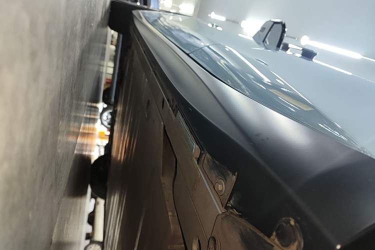 Used Nio ET5 2024 75 kWh Left Side Sill