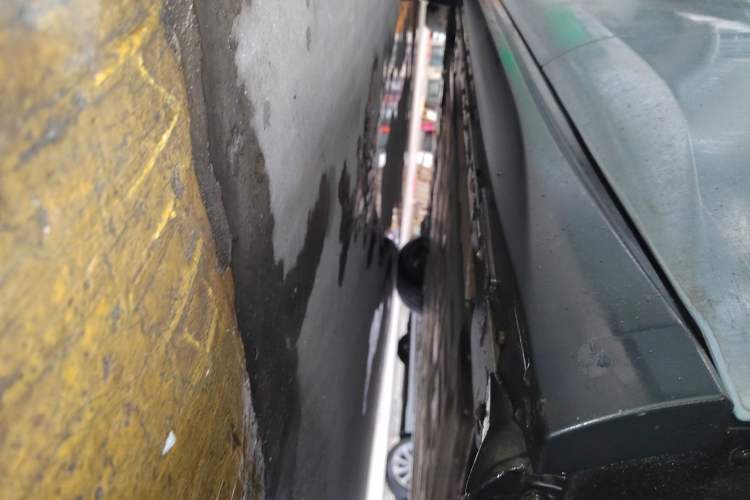 Used Nio ET5 2024 75 kWh Left Side Sill