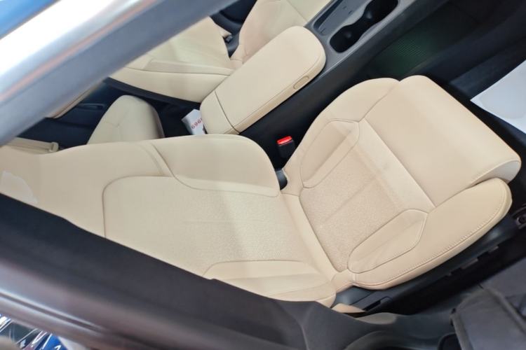 Used Nio ET5 2024 75 kWh Right Front Seat