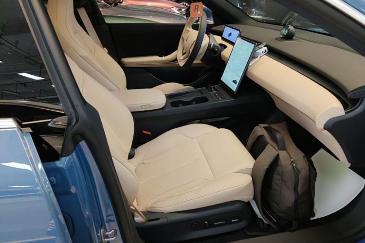 Used Nio ET5 2024 75 kWh Right Front Seat