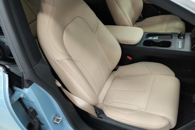 Used Nio ET5 2024 75 kWh Right Front Seat