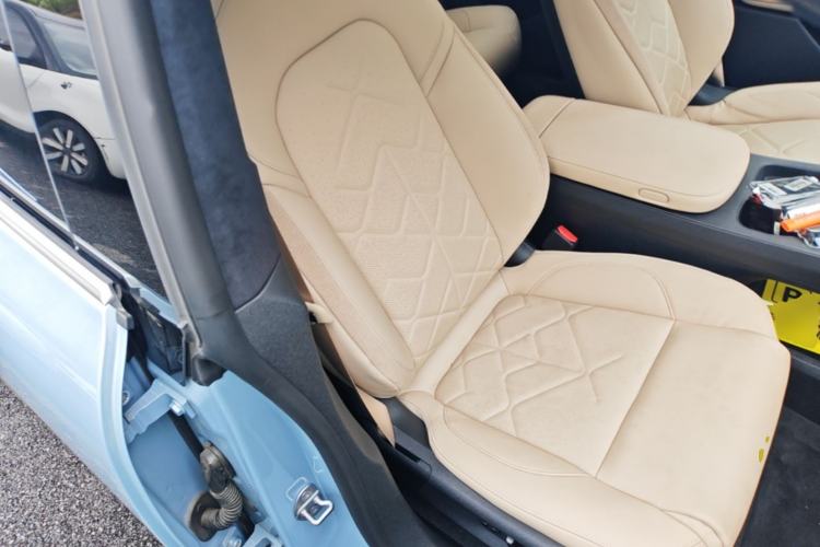 Used Nio ET5 2024 75 kWh Right Front Seat