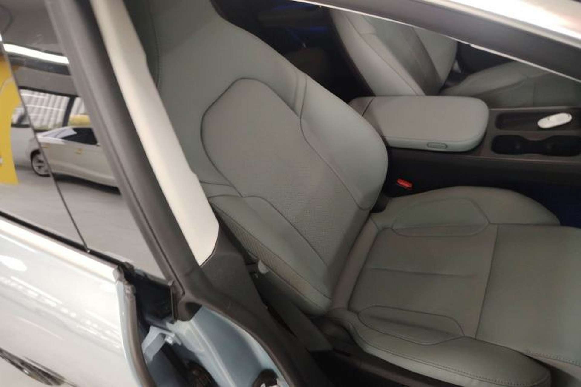 Used Nio ET5 2024 75 kWh Right Front Seat