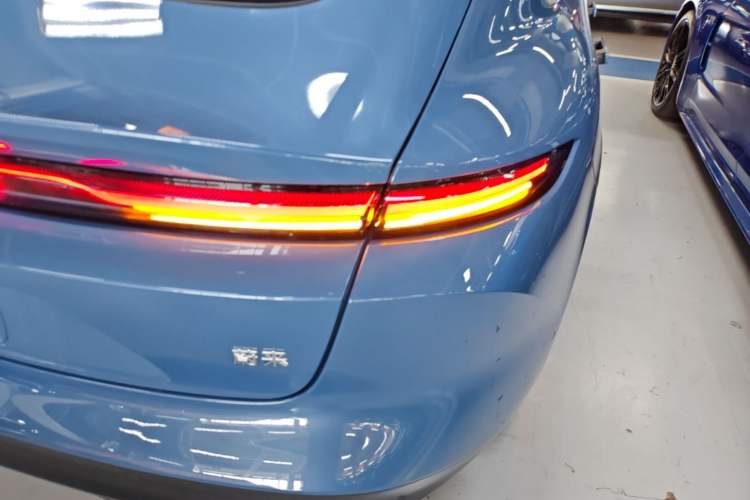 Used Nio ET5 2024 75 kWh Right Rear Taillight