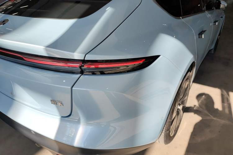 Used Nio ET5 2024 75 kWh Right Rear Taillight