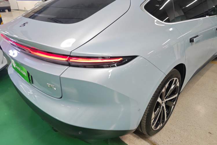 Used Nio ET5 2024 75 kWh Right Rear Taillight