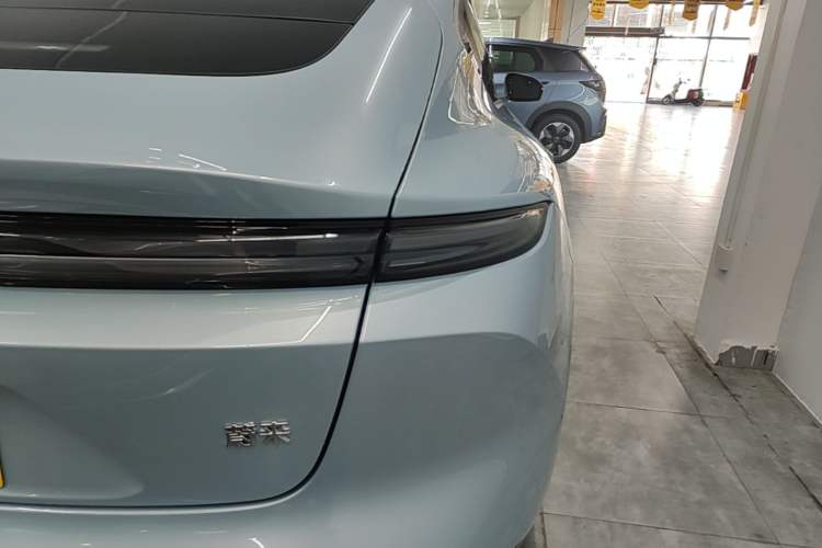 Used Nio ET5 2024 75 kWh Right Rear Taillight