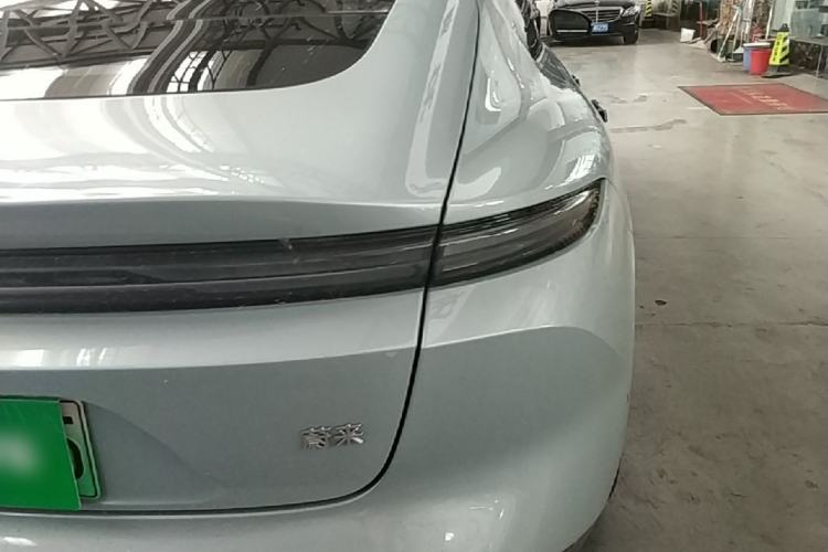 Used Nio ET5 2024 75 kWh Right Rear Taillight