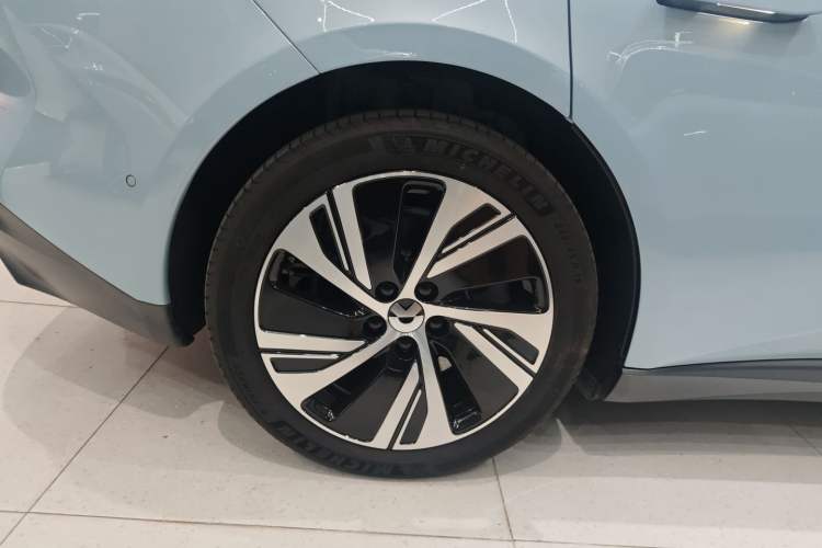 Used Nio ET5 2024 75 kWh Right Rear Wheel Hub