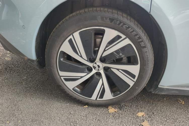 Used Nio ET5 2024 75 kWh Right Rear Wheel Hub