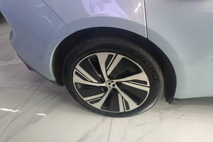Used Nio ET5 2024 75 kWh Right Rear Wheel Hub
