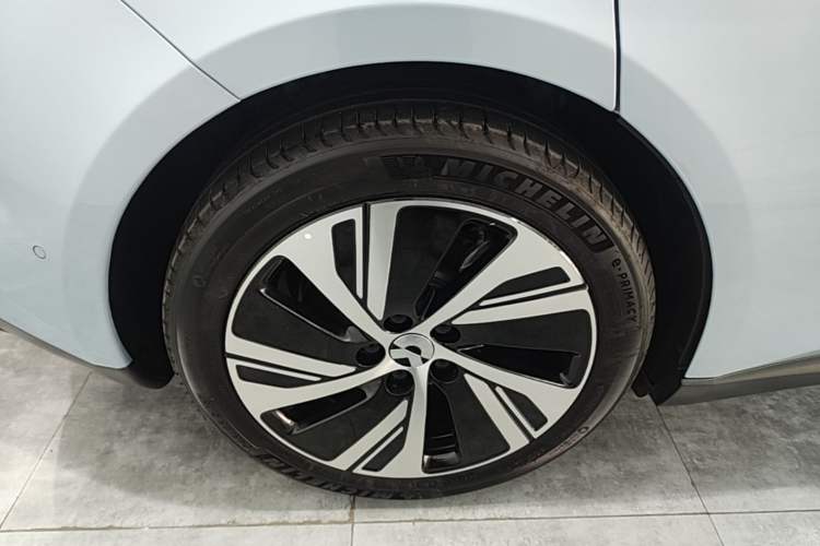 Used Nio ET5 2024 75 kWh Right Rear Wheel Hub