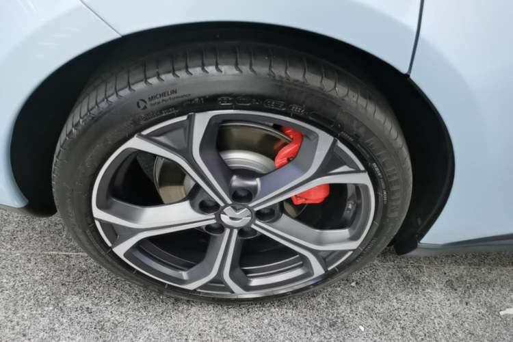 Used Nio ET5 2024 75 kWh Right Rear Wheel Hub