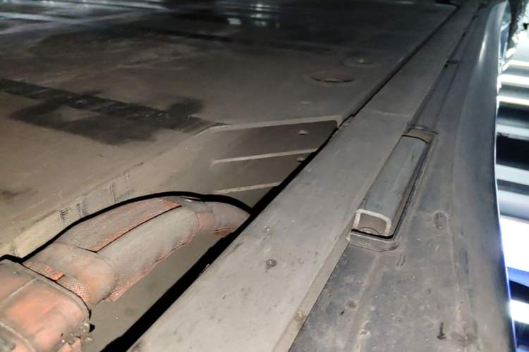 Used Nio ET5 2024 75 kWh Right Side Sill