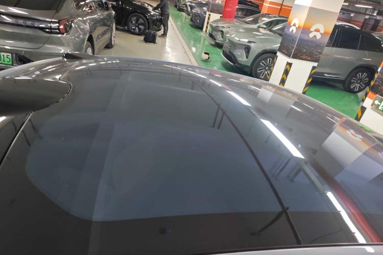 Used Nio ET5 2024 75 kWh Roof