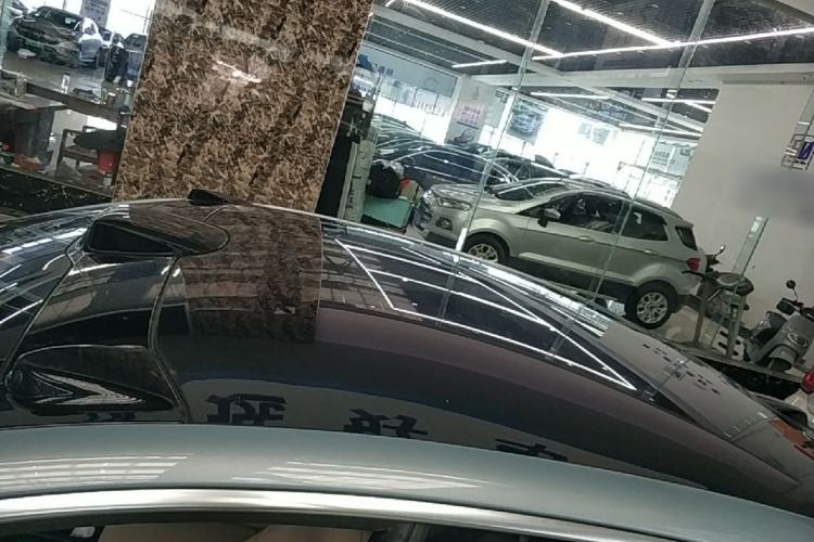 Used Nio ET5 2024 75 kWh Roof