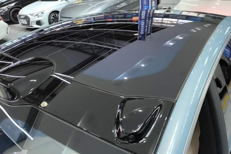Used Nio ET5 2024 75 kWh Roof