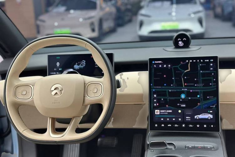 Used Nio ET5 2024 75 kWh Steering Wheel