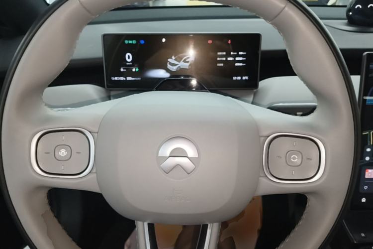 Used Nio ET5 2024 75 kWh Steering Wheel