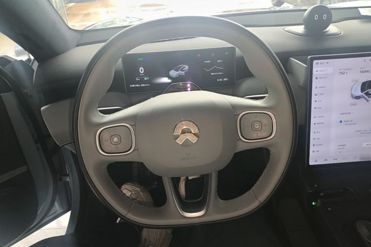 Used Nio ET5 2024 75 kWh Steering Wheel