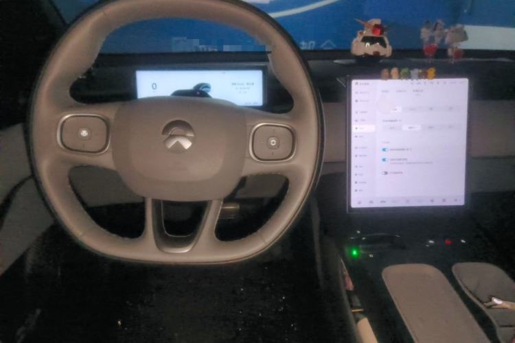 Used Nio ET5 2024 75 kWh Steering Wheel