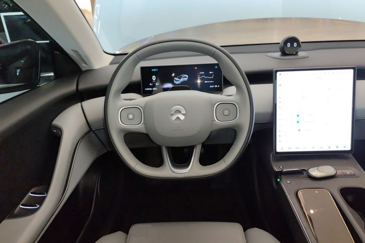 Used Nio ET5 2024 75 kWh Steering Wheel
