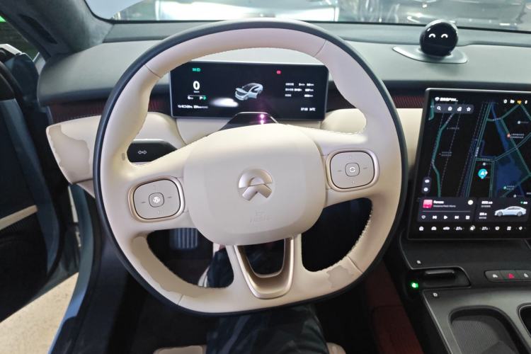 Used Nio ET5 2024 75 kWh Steering Wheel
