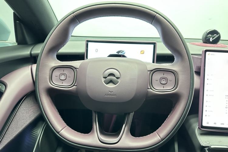 Used Nio ET5 2024 75 kWh Steering Wheel