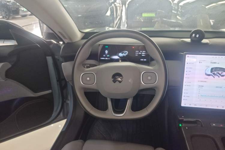 Used Nio ET5 2024 75 kWh Steering Wheel