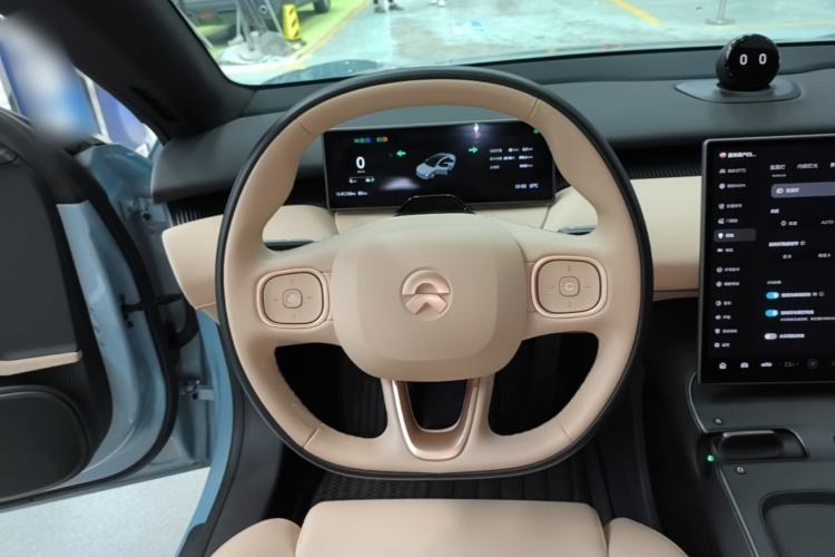 Used Nio ET5 2024 75 kWh Steering Wheel