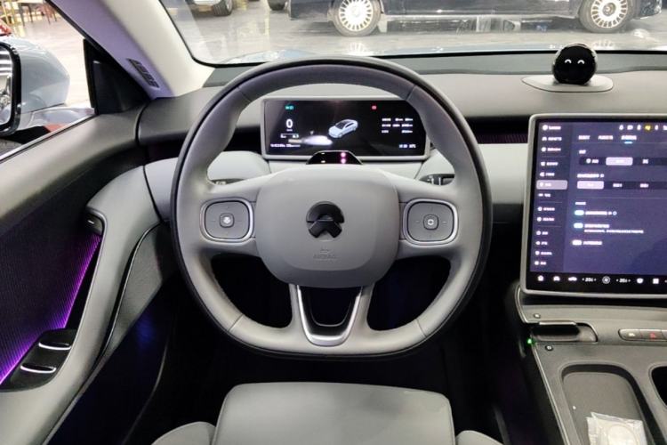 Used Nio ET5 2024 75 kWh Steering Wheel