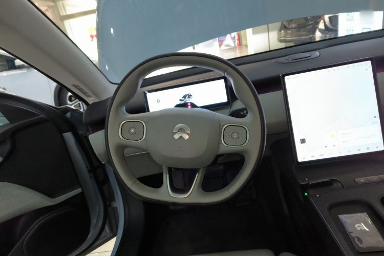 Used Nio ET5 2024 75 kWh Steering Wheel