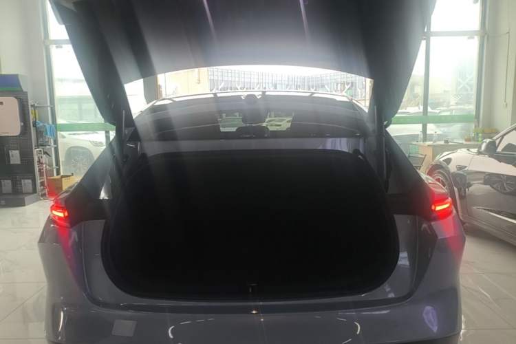Used Nio ET5 2024 75 kWh Trunk