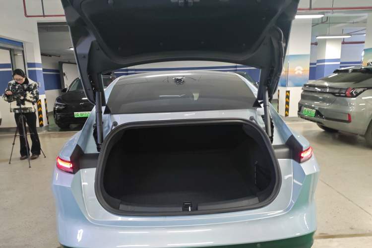 Used Nio ET5 2024 75 kWh Trunk