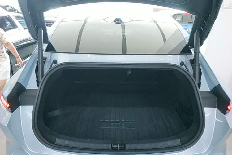 Used Nio ET5 2024 75 kWh Trunk