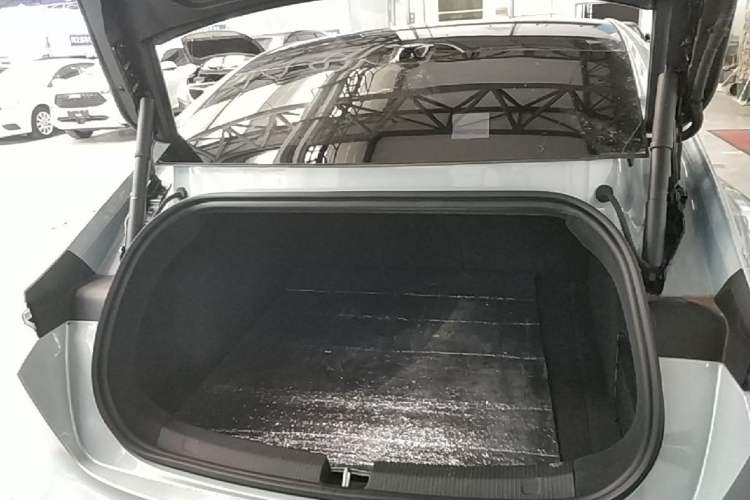 Used Nio ET5 2024 75 kWh Trunk