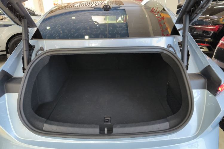 Used Nio ET5 2024 75 kWh Trunk
