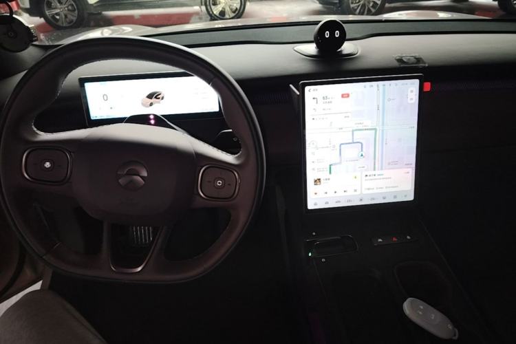Used Nio ET5 2024 75 kWh Center Console