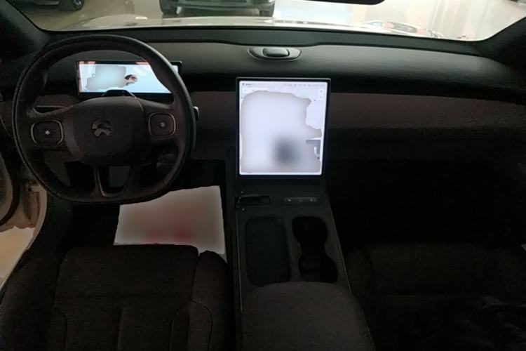 Used Nio ET5 2024 75 kWh Center Console